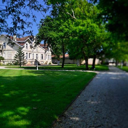 Chateau Maucaillou Moulis-en-Médoc Exteriör bild